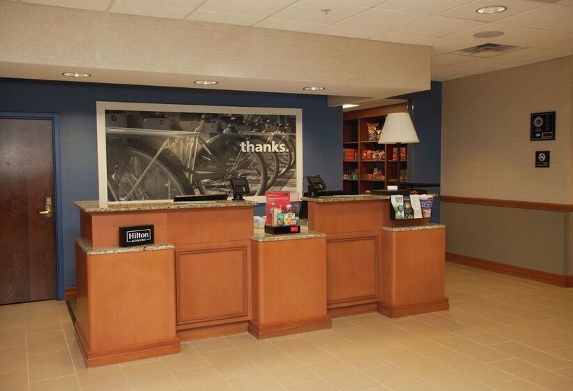 هتل Hampton Inn Elmira/horseheads