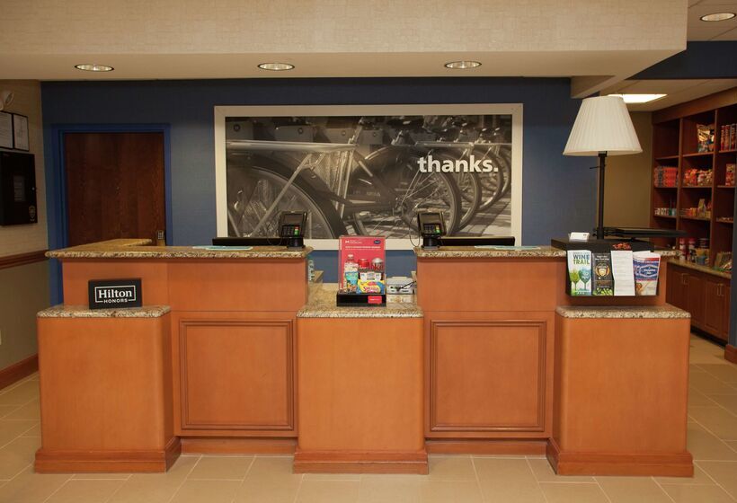 هتل Hampton Inn Elmira/horseheads