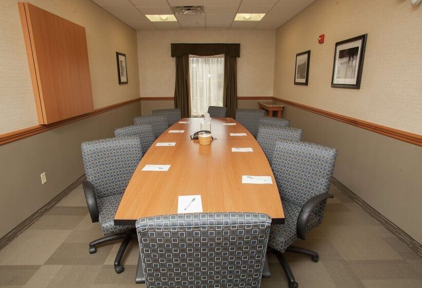هتل Hampton Inn Elmira/horseheads
