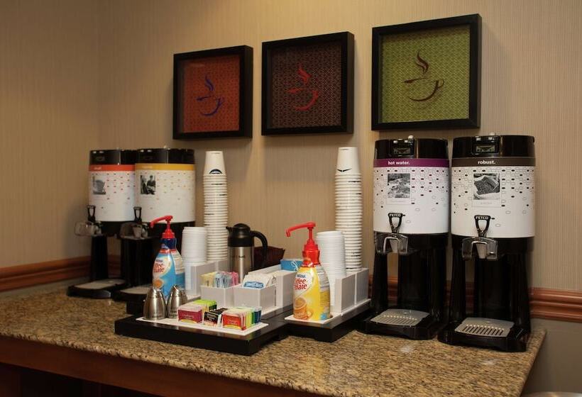 هتل Hampton Inn Elmira/horseheads