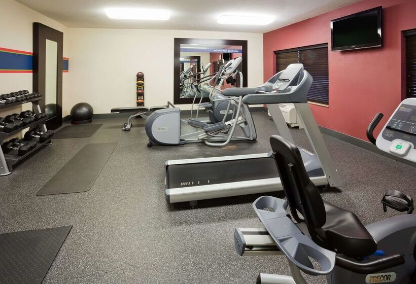 هتل Hampton Inn Fairmont