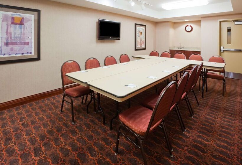 هتل Hampton Inn Fairmont