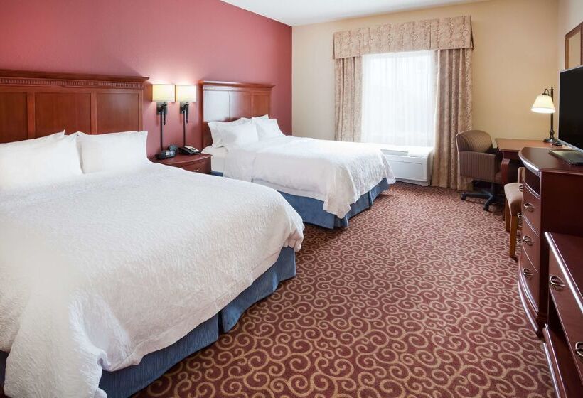 هتل Hampton Inn Fairmont