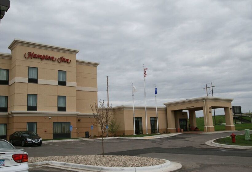هتل Hampton Inn Fairmont