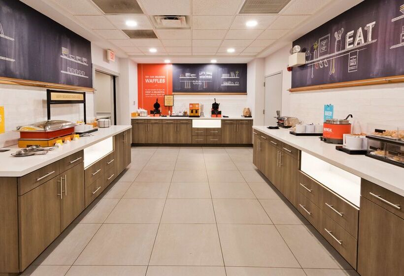 בית מלון כפרי Hampton Inn & Suites Lanett West Point