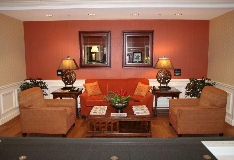בית מלון כפרי Hampton Inn & Suites Lanett West Point
