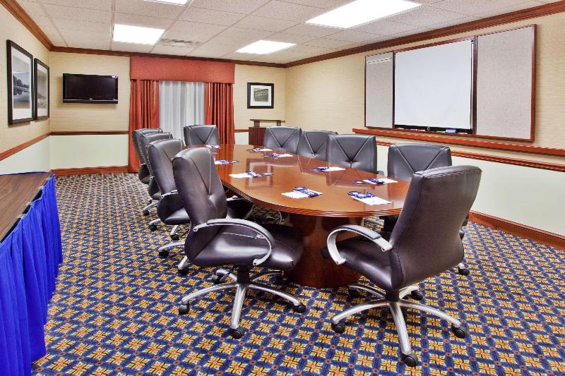 בית מלון כפרי Hampton Inn & Suites Lanett West Point