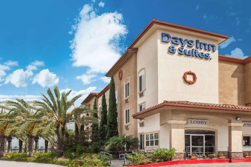 هتل Harbor Inn & Suites