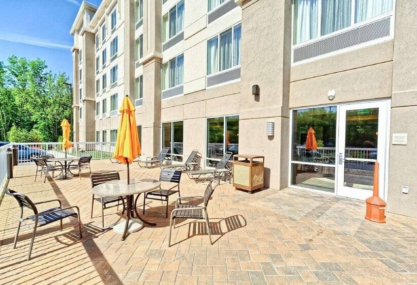 هتل Hilton Garden Inn Mt. Laurel