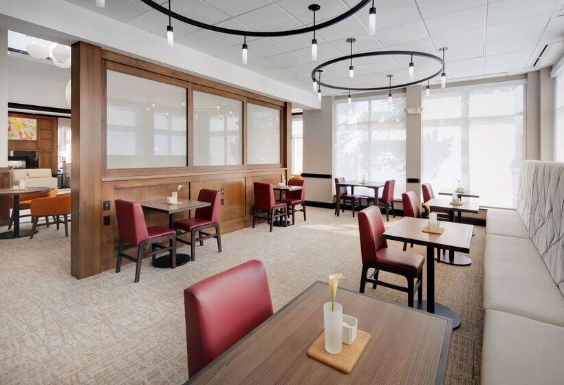 هتل Hilton Garden Inn Tyler