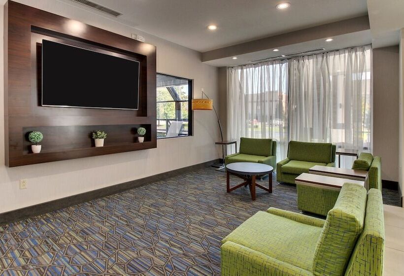 هتل Holiday Inn Express Fishkill, An Ihg