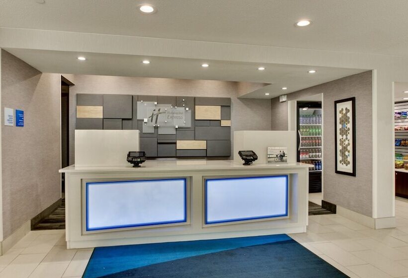 هتل Holiday Inn Express Fishkill, An Ihg