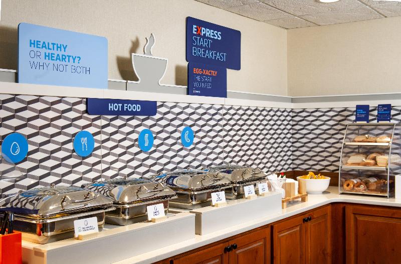 هتل Holiday Inn Express & Suites Hayward, An Ihg