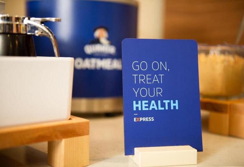 هتل Holiday Inn Express & Suites Hayward, An Ihg