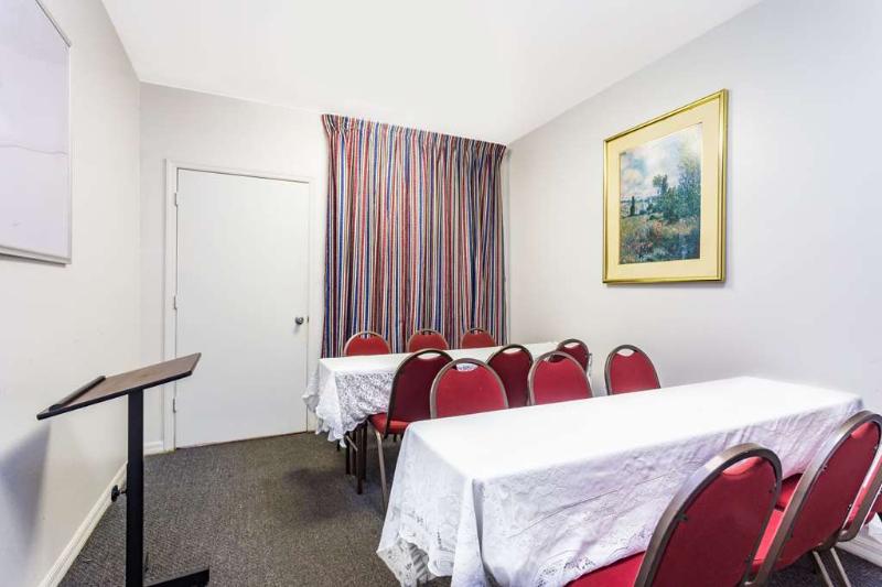 هتل Howard Johnson By Wyndham Lake City