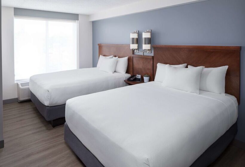 هتل Hyatt Place Long Island East End