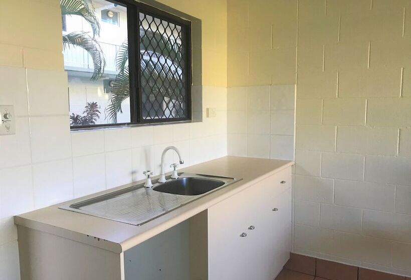 هتل Koala Beach Resort Cairns