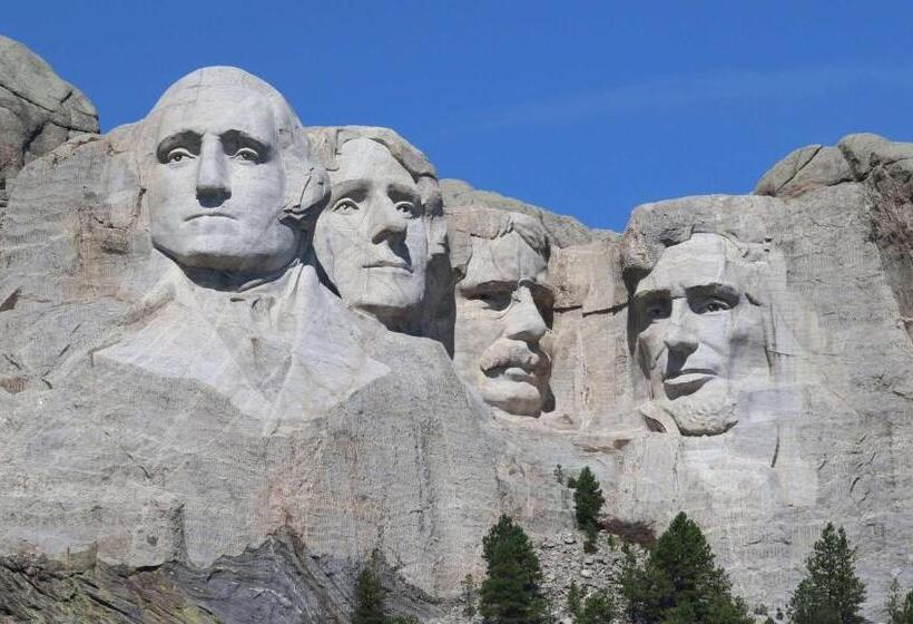 هتل Magnuson Grand Rushmore View