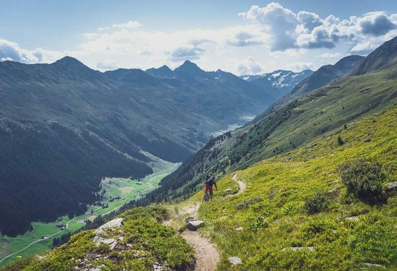 Ochsen 2 By Mountain Hotels