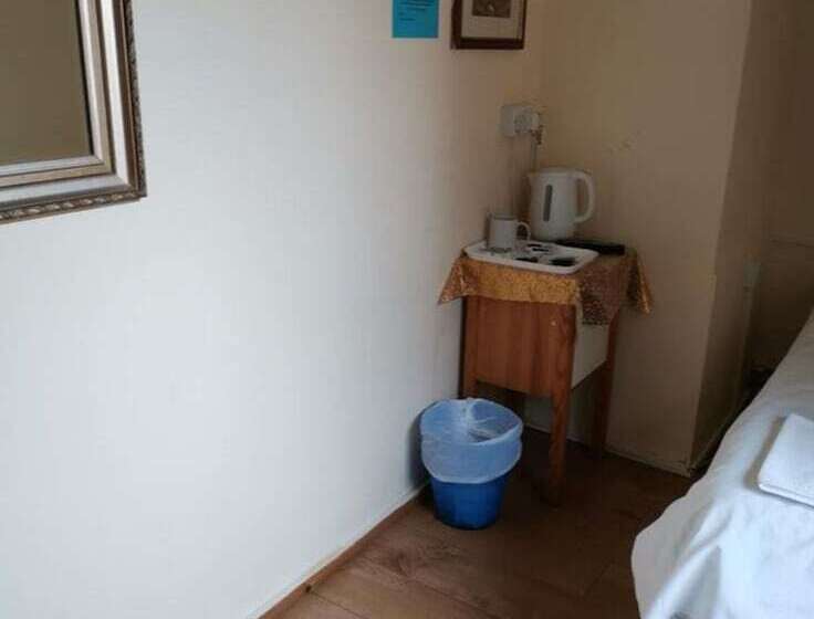 Отель OYO Swan Inn