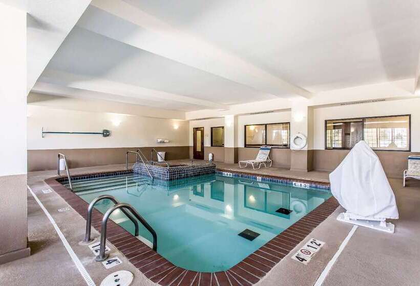 هتل Quality Inn & Suites