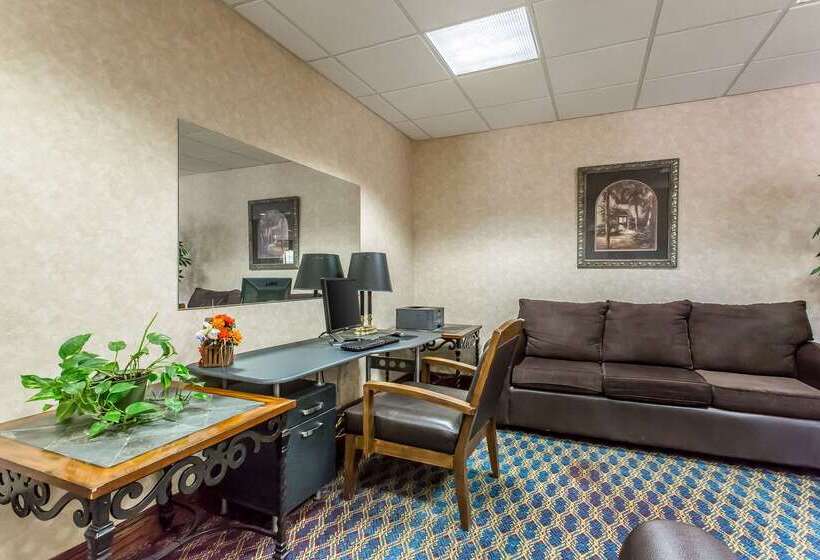 هتل Quality Inn & Suites