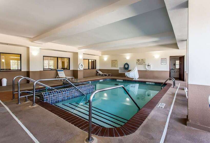 هتل Quality Inn & Suites
