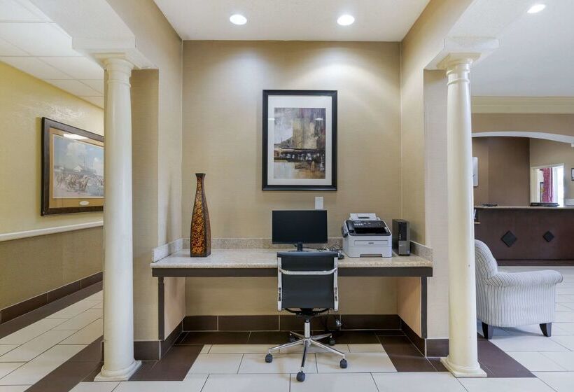 Отель Quality Suites La Grange