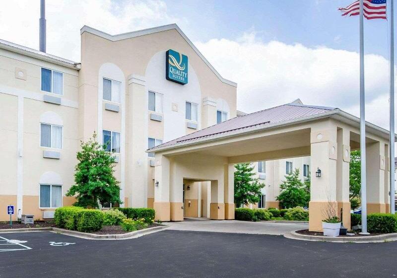 Отель Quality Suites La Grange