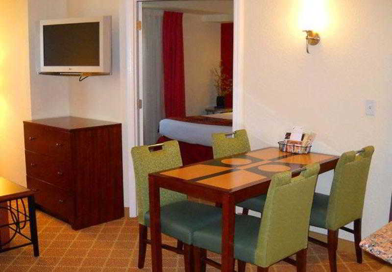 בית מלון כפרי Residence Inn Tampa Suncoast Parkway At Northpointe Village