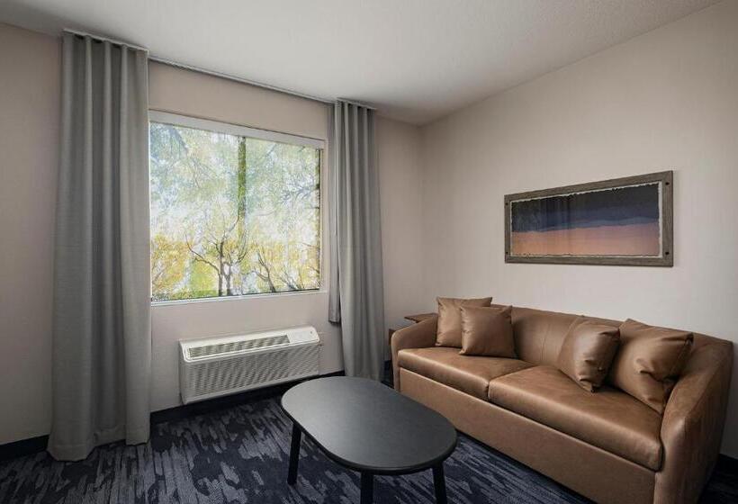 هتل Fairfield By Marriott Inn & Suites Hillsboro
