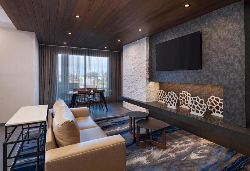 هتل Fairfield By Marriott Inn & Suites Hillsboro