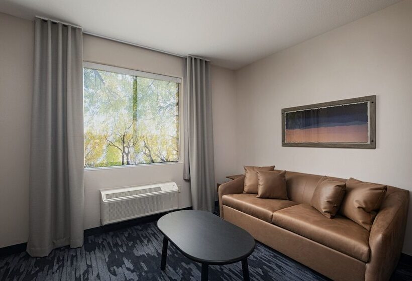 هتل Fairfield By Marriott Inn & Suites Hillsboro