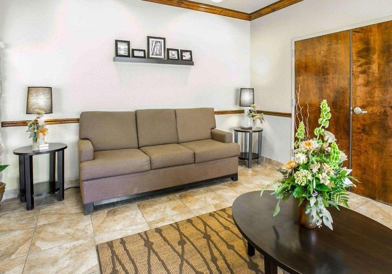 Отель Sleep Inn & Suites Near Palmetto State Park