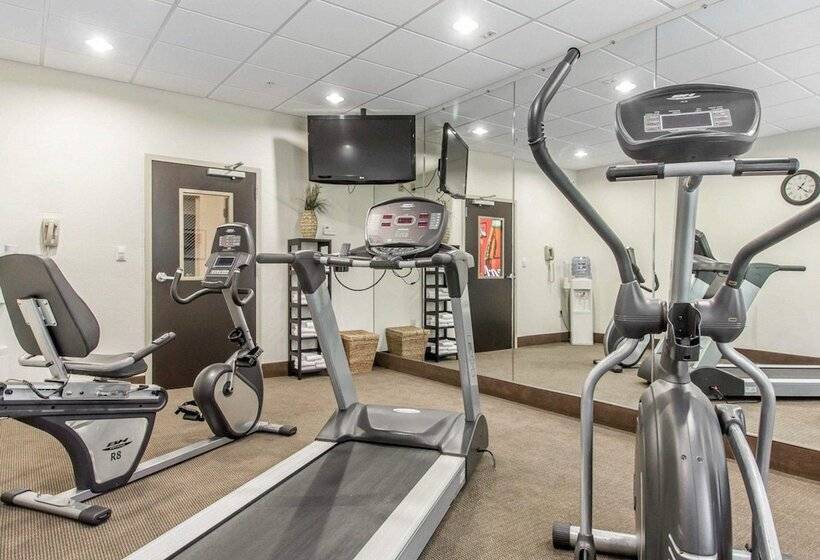 Отель Sleep Inn & Suites