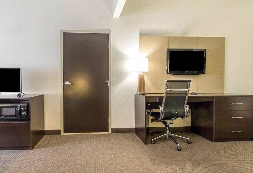 Отель Sleep Inn & Suites