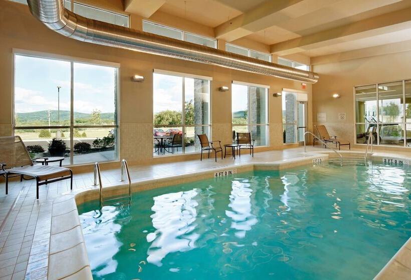 هتل Springhill Suites By Marriott Pittsburgh Latrobe