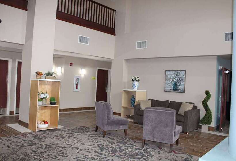 فندق Super 8 By Wyndham Lubbock West