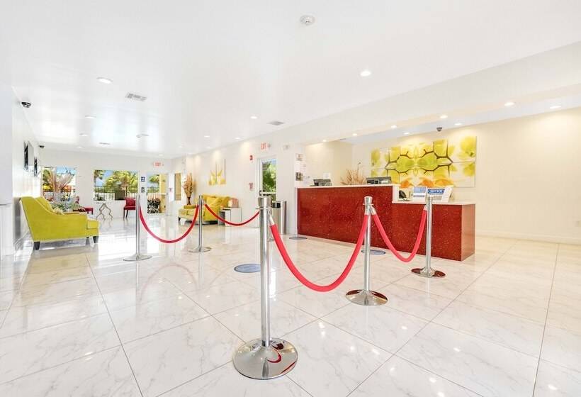 Hotel Surestay Plus By Best Western Orlando International Drive