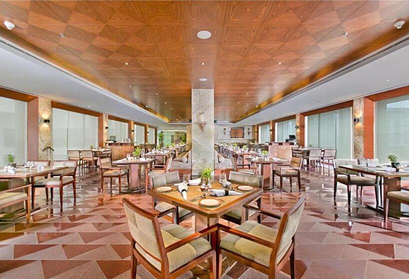 هتل The Lalit Jaipur