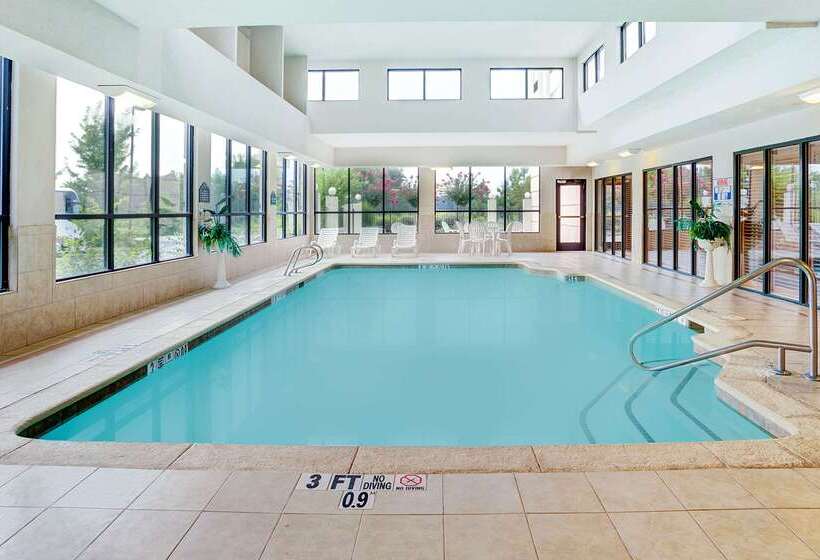 فندق Wingate By Wyndham Atlanta Fairburn