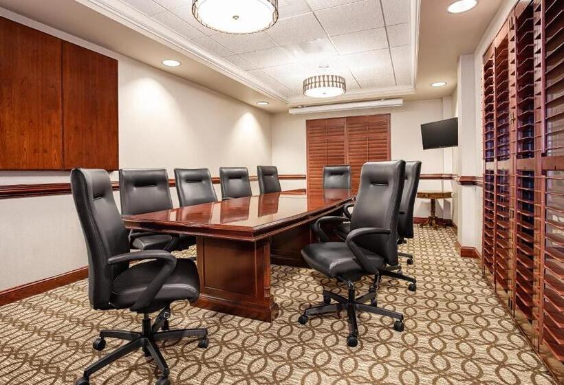 هتل Wingate By Wyndham Columbia / Lexington