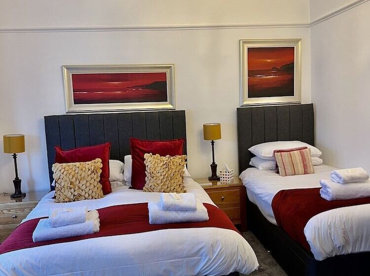 تختخواب و صبحانه Bythesea Guest House