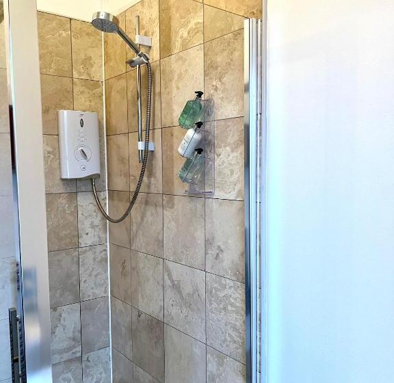 تختخواب و صبحانه Bythesea Guest House