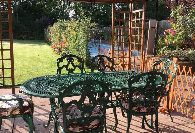 בית מלון כפרי Castle Farmhouse B & B