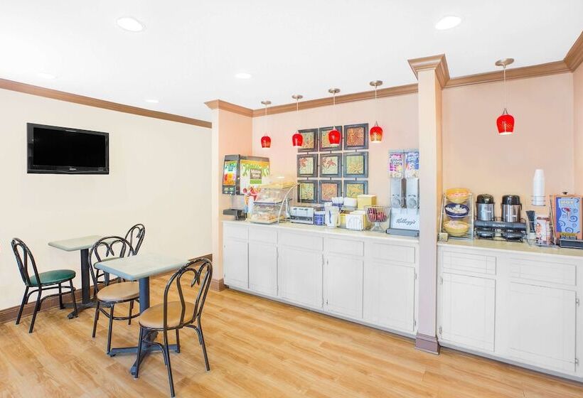 בית מלון כפרי America Best Value Inn Kosciusko
