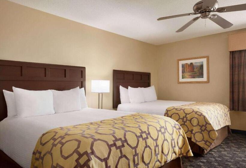 בית מלון כפרי Baymont By Wyndham Mt. Pleasant