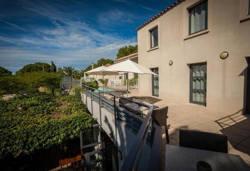 هتل Canal Aigues Mortes