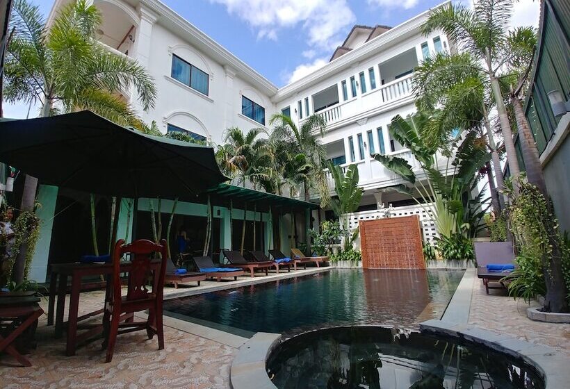 فندق Central Night