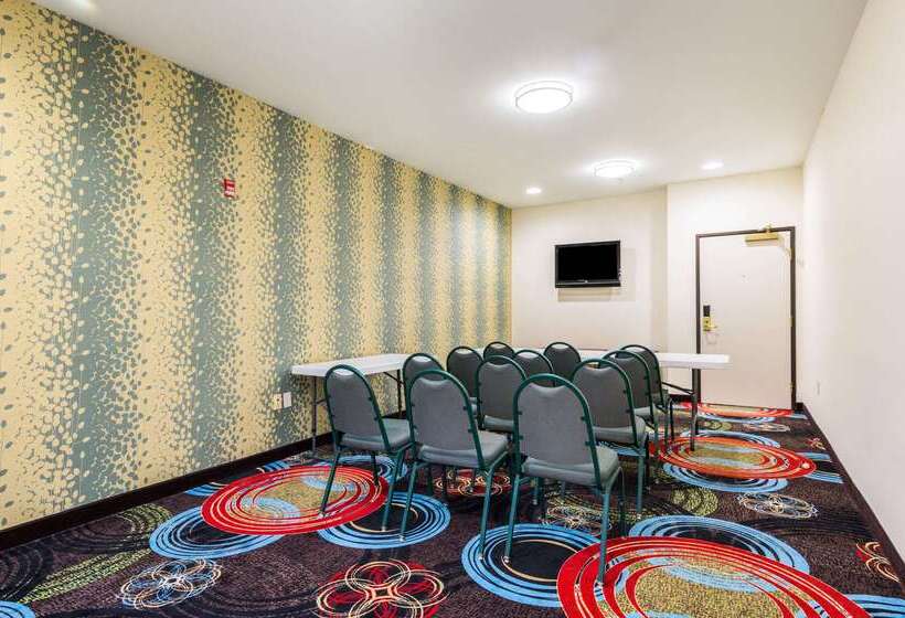 هتل Clarion Pointe Madisonhuntsville